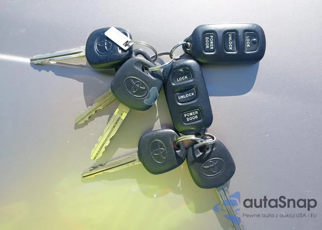 4T3ZF13C32U445980: 39720609