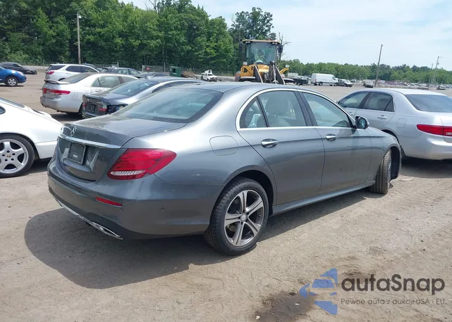 WDDZF4JB8HA080477: 39724101