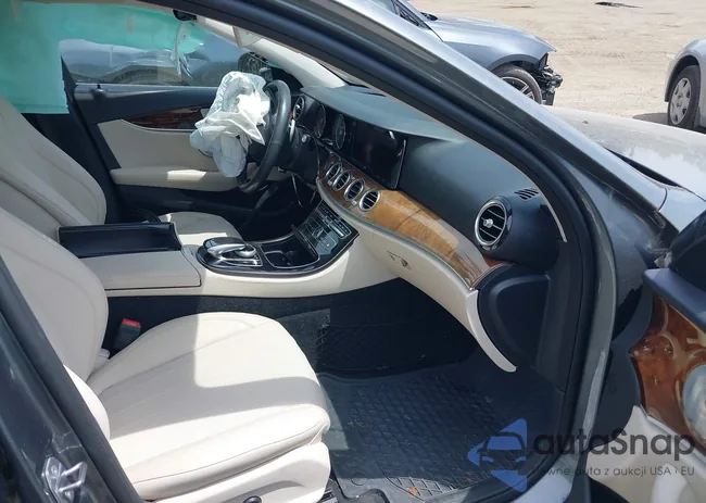 WDDZF4JB8HA080477: 39724101