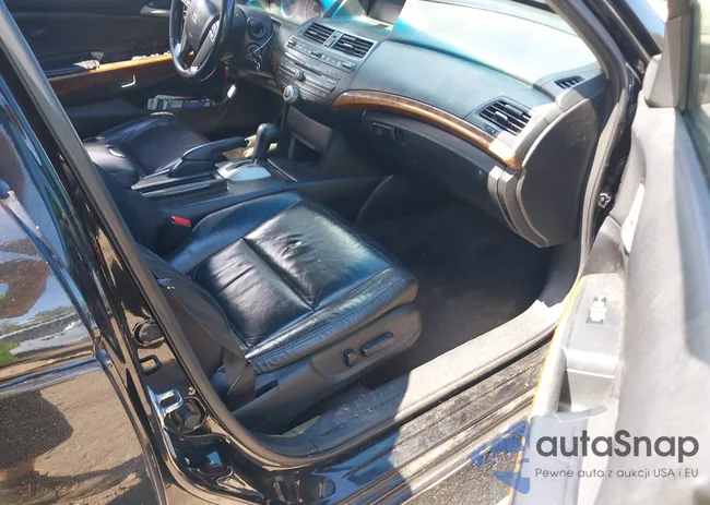 1HGCP3F85BA008472: 39727332