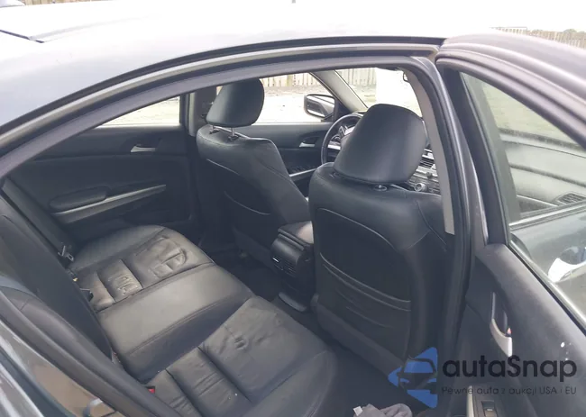 1HGCP3F80AA016445: 39743114