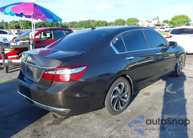 1HGCR2F8XHA196581: 39744862