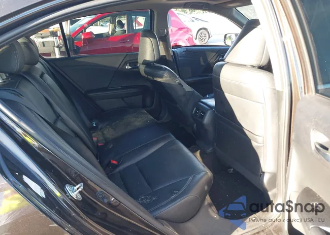 1HGCR2F8XHA196581: 39744862