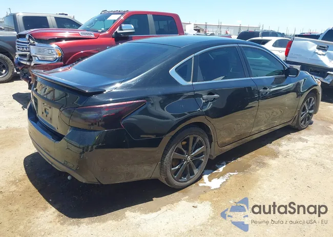 1N4AL3AP1HC292458: 39745677