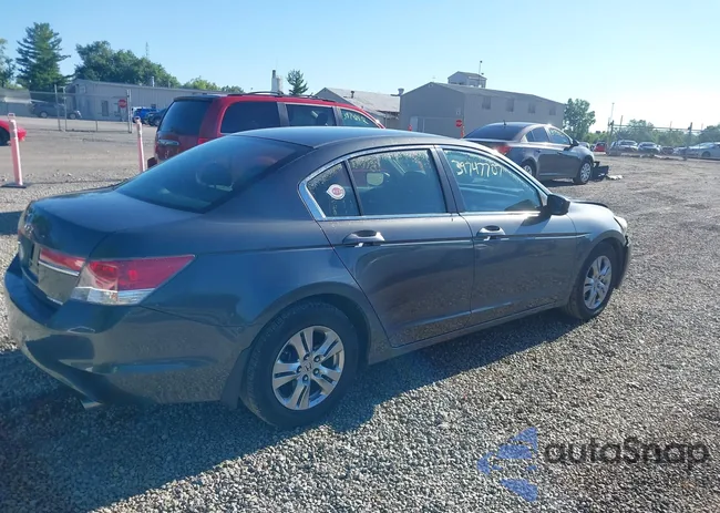 1HGCP2F68BA097088: 39747707