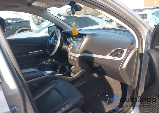 3C4PDCEG9JT515769: 39778105