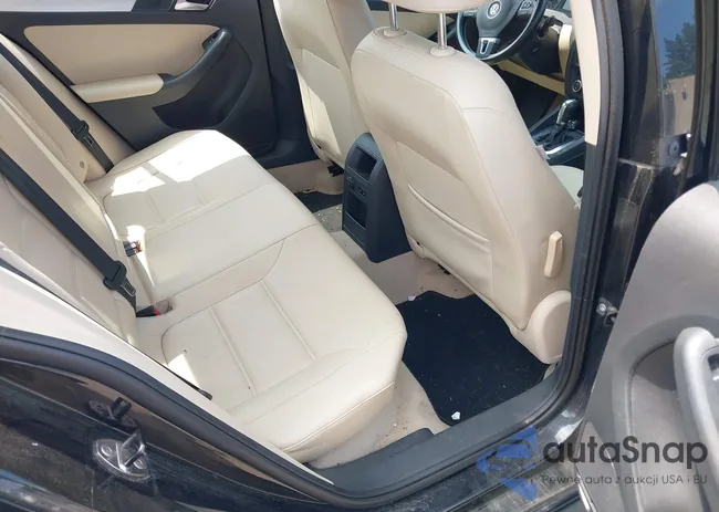 3VW637AJ6DM298409: 39792906