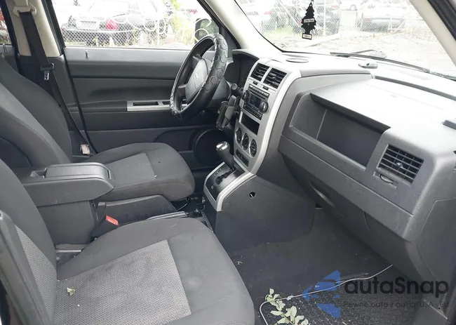 1J8FF28W28D624280: 39806769