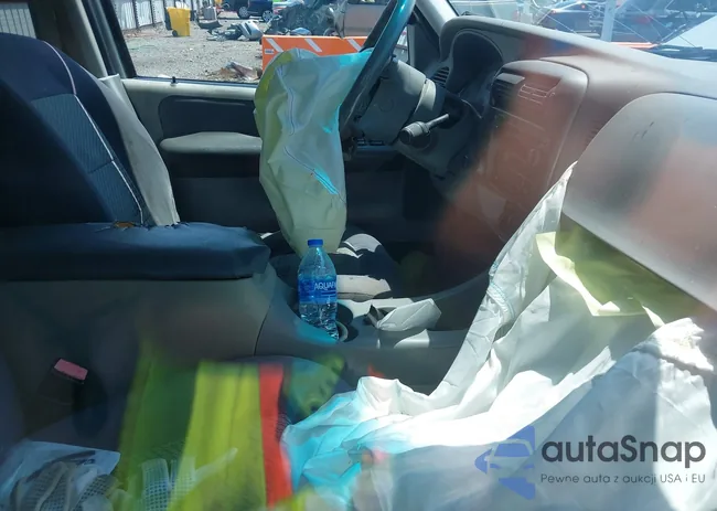 1FMZU67E13UA18239: 39808663