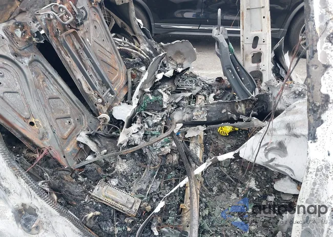 5YJ3E1EC6LF625029: 39811737