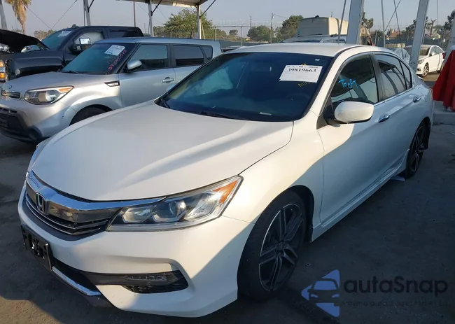 1HGCR2F56HA178343: 39819663