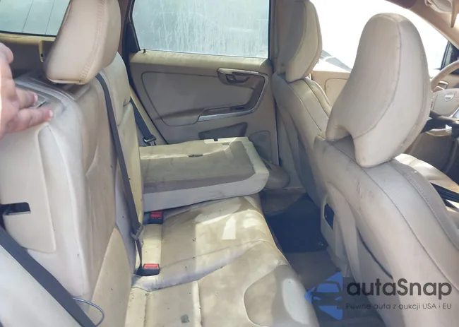 YV4902DZ0B2159567: 39828205