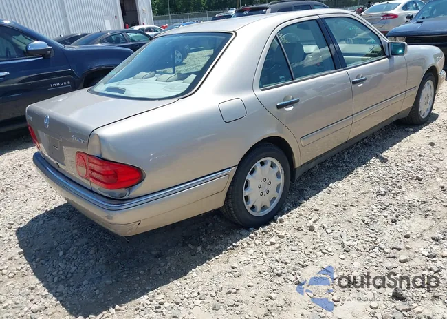 WDBJF65H9XA899139: 39842646