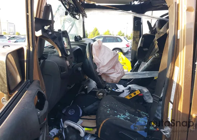 1C4BJWDG3FL623152: 39855748