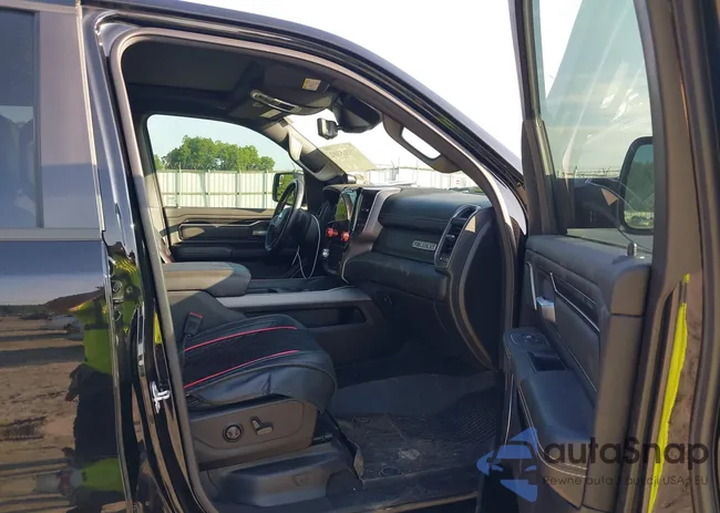 1C6SRFLM0NN131897: 39865302