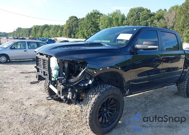 1C6SRFLM0NN131897: 39865302