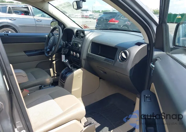 1C4NJDBB6CD588511: 39904588