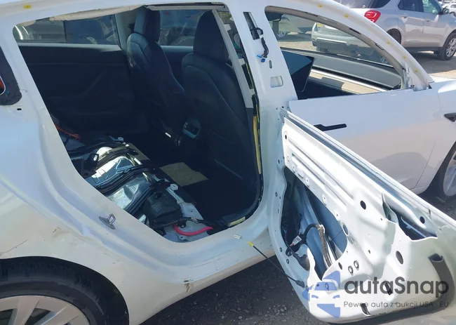 5YJ3E1EAXMF028143: 39905955