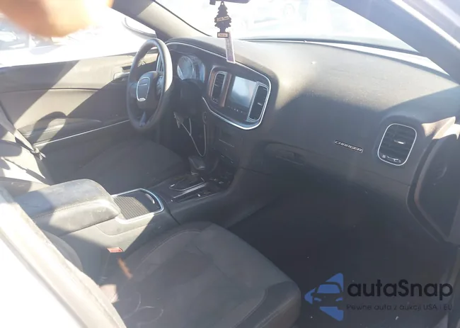 2C3CDXBG8FH767947: 40911729