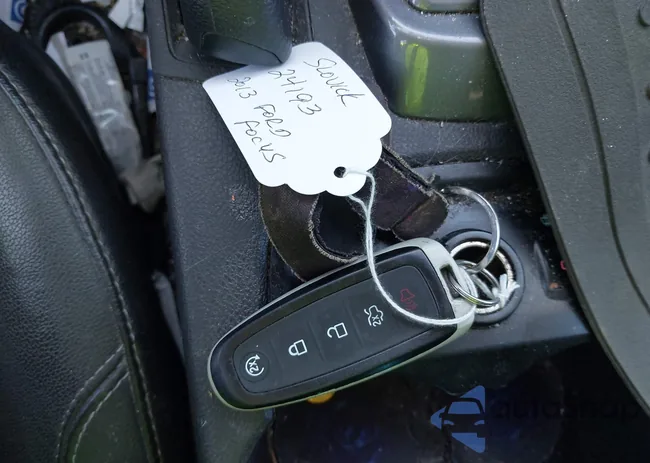 1FADP3N22DL128971: 40914818