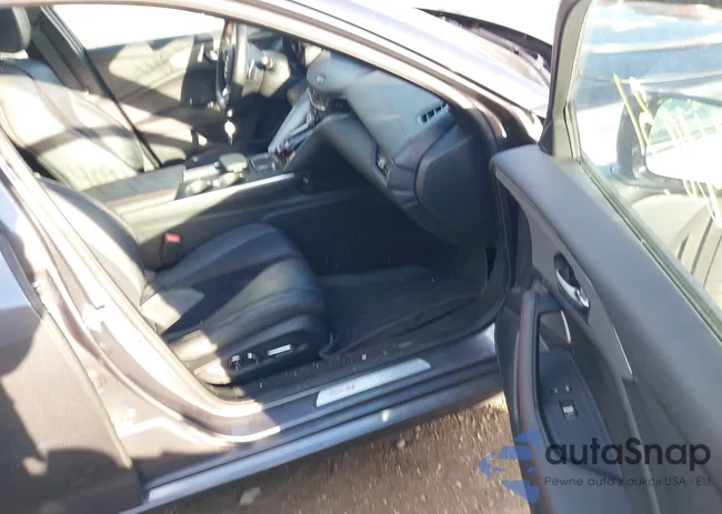 19UUB7F91PA001562: 40914831