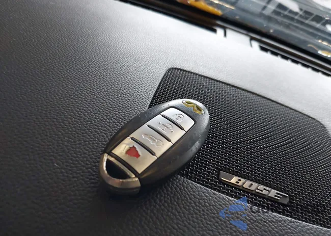 JN8CS1MW7GM400558: 40917829