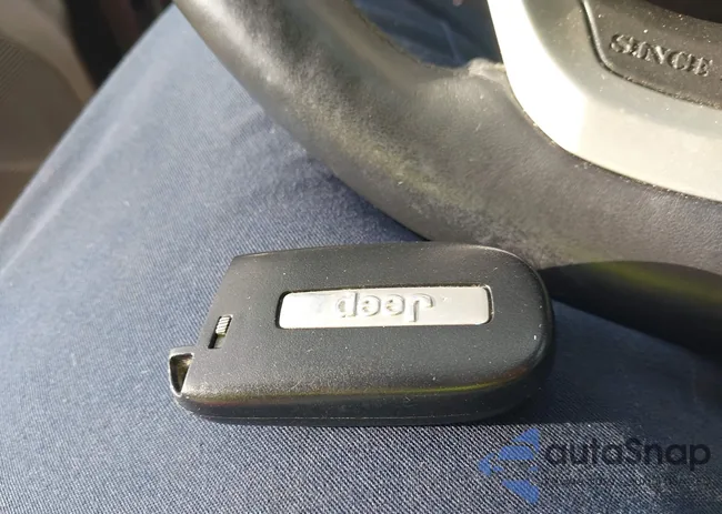 1C4PJMJS4HW646315: 40923618