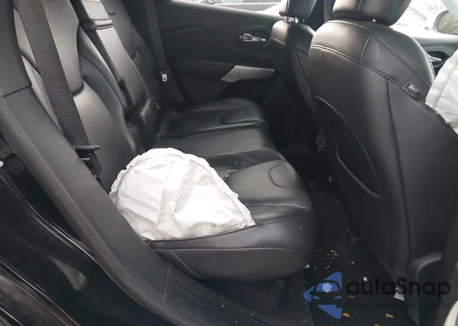 1C4PJMJS4HW646315: 40923618