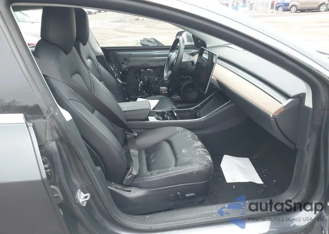 5YJ3E1EB5JF121320: 40927128