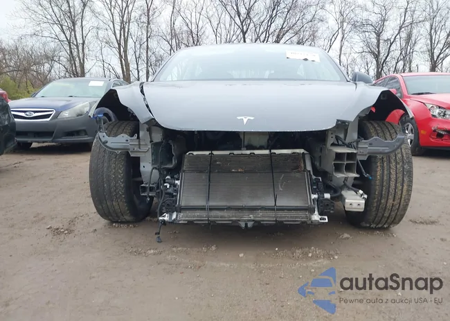 5YJ3E1EB5JF121320: 40927128