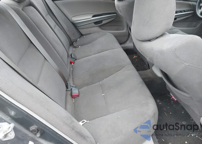 1HGCP26729A167882: 40927940