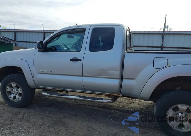 5TEUU42N05Z042536: 40928992