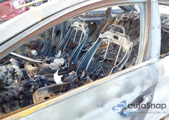 5NPE34AF7GH315883: 40931470