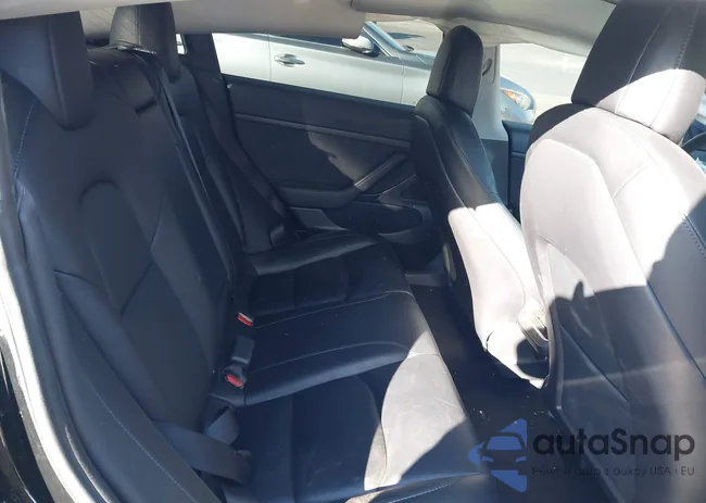 5YJ3E1EAXMF870626: 40932716