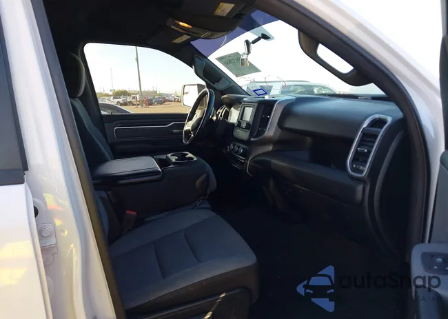 1C6RREFG8MN604832: 40932886