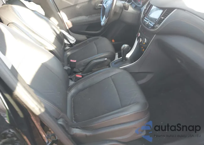 KL7CJLSB9KB775590: 40933221