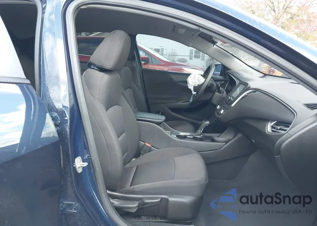 1G1ZB5ST0JF210238: 40932377