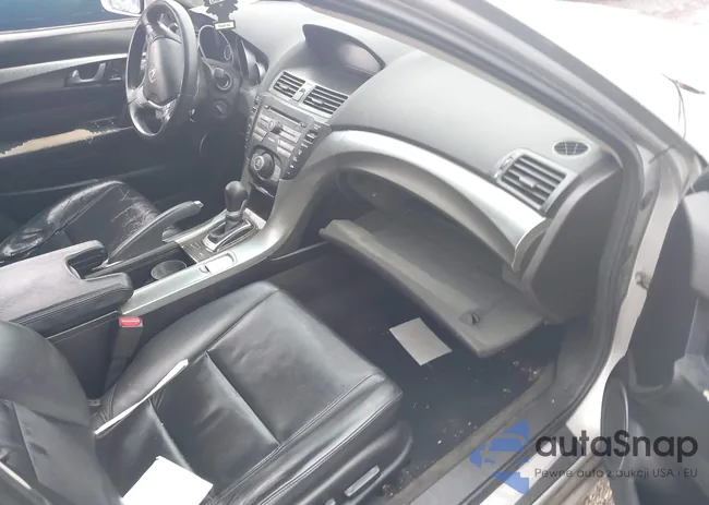 19UUA8F28AA007670: 40933766