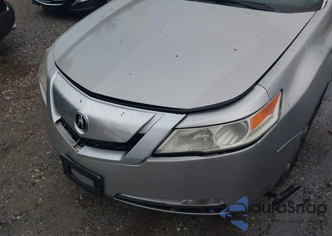 19UUA8F28AA007670: 40933766