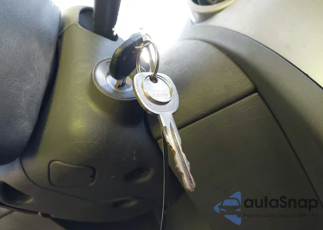 1G8AJ52F55Z161005: 40937372