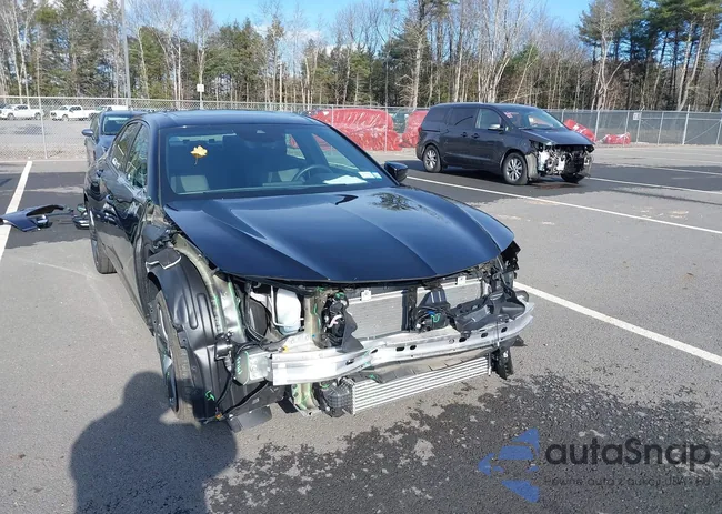 19UUB6F54PA001966: 40939562