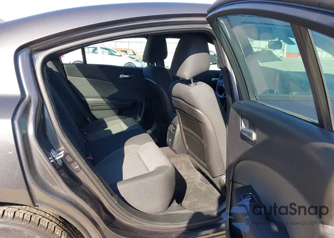 2C3CDXBG4JH135858: 40940290