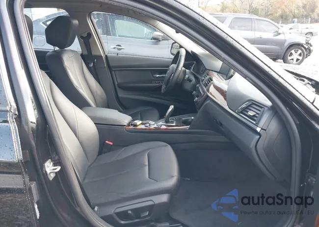 WBA3C1G52DNR44786: 40942026