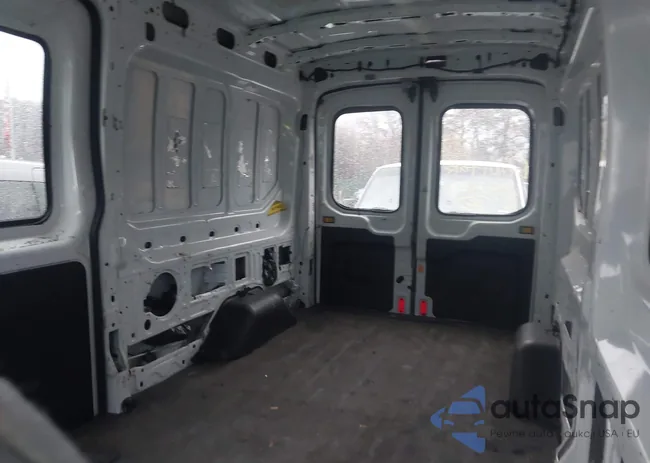 1FTNR2CM7FKA09832: 40948236