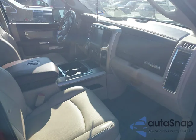 1C6RR6VT8ES413936: 40953777