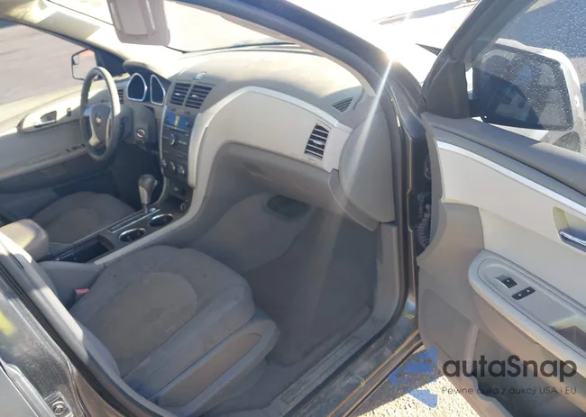 1GNKVGED1BJ330474: 40954111