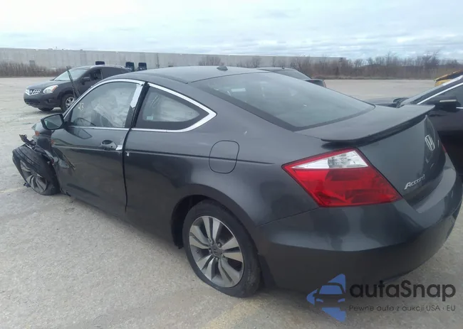 1HGCS12898A008461: 40953413