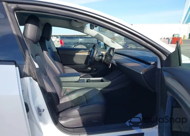 5YJ3E1EA8PF406027: 40954301