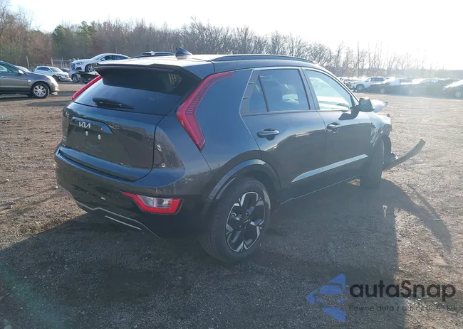 KNDCR3L19P5047372: 40956151