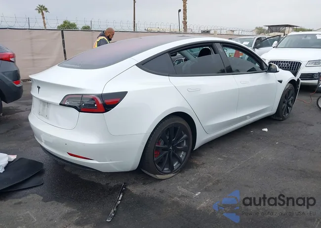 5YJ3E1EA4JF015853: 40955213